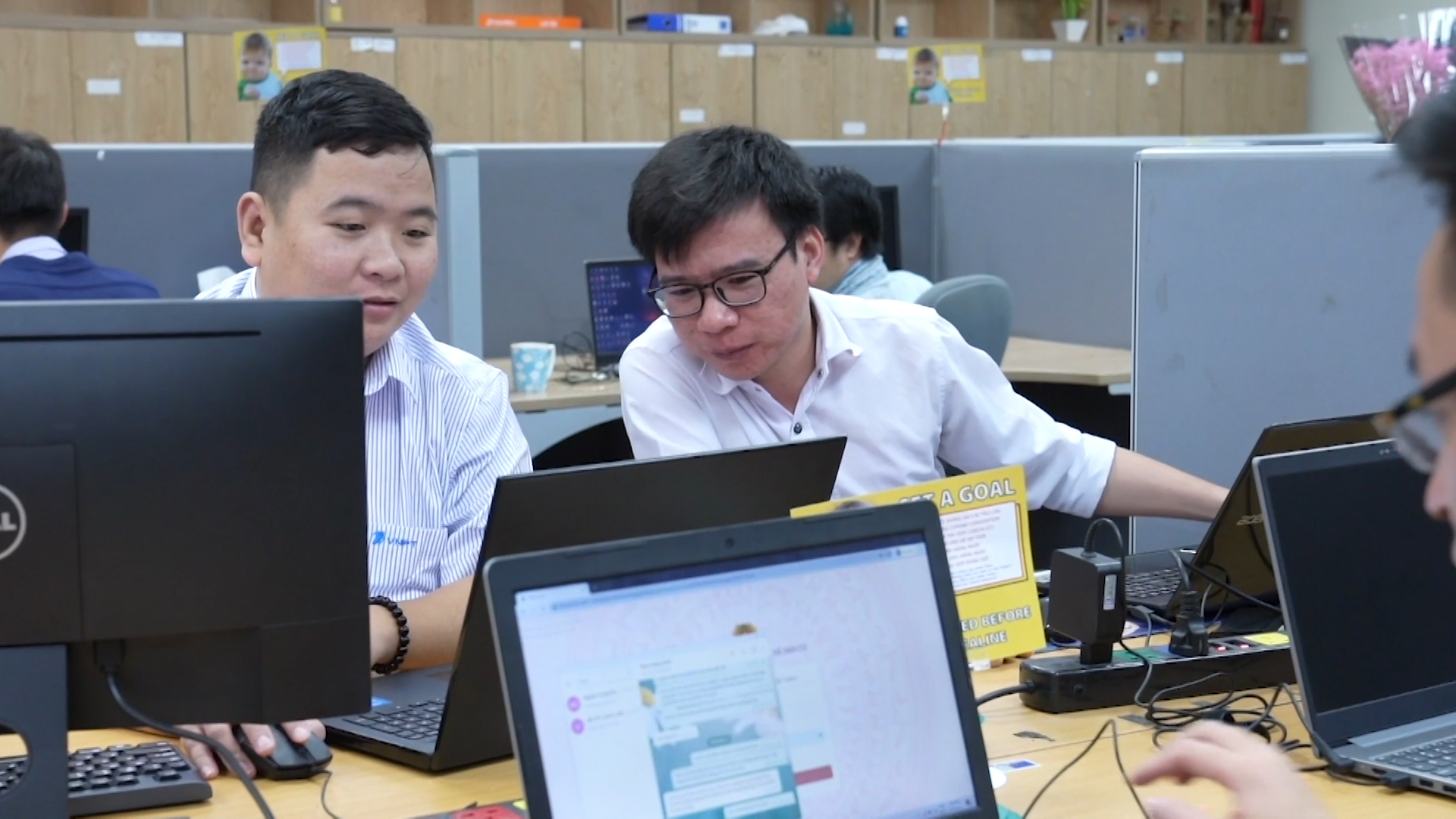 Cùng với nhân sự của Bộ Công an triển khai Dự án, các kỹ sư công nghệ của VNPT cũng đã làm việc bất kể ngày đêm để Dự án “về đích” trong thời gian ngắn nhất 